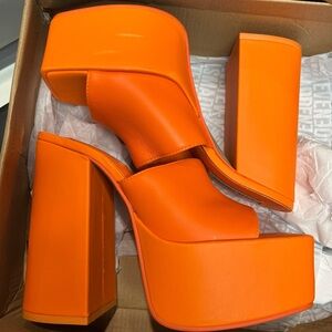 Steve Madden orange platform sandals